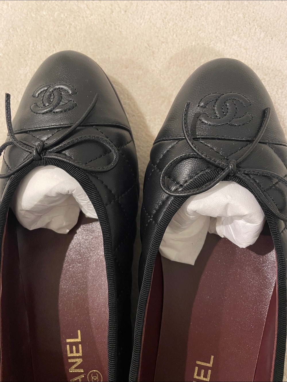 CHANEL Black Quilted Leather Ballet Flats with Bow - Picture 2 of 10